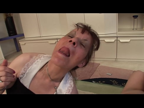 ❤️ Två mormödrar och en farfar har en trekant ️ Anal video at sv.vegasservice.ru ❌