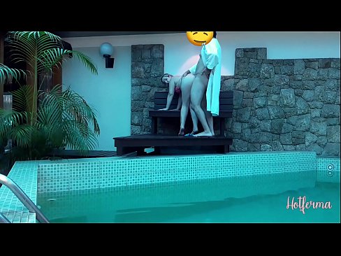 ❤️ Chefen bjuder in tjänsteflickan till poolen, men kunde inte motstå en het ️ Anal video at sv.vegasservice.ru ❌